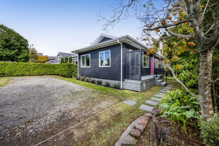 Photo of property in 308 Mangorei Road, Merrilands, New Plymouth, 4312