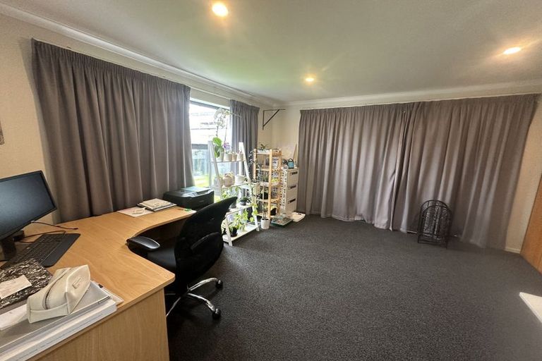 Photo of property in 8 Kato Way, Pukekohe, 2120