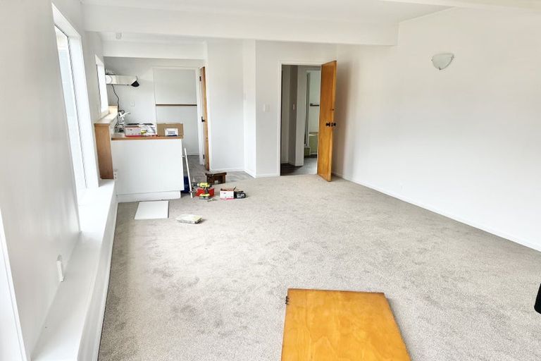 Photo of property in 35e Edmonton Road, Henderson, Auckland, 0612