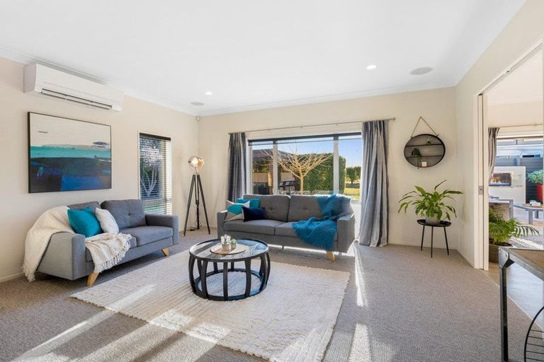 Photo of property in 33 Oak Tree Lane, Rolleston, 7614