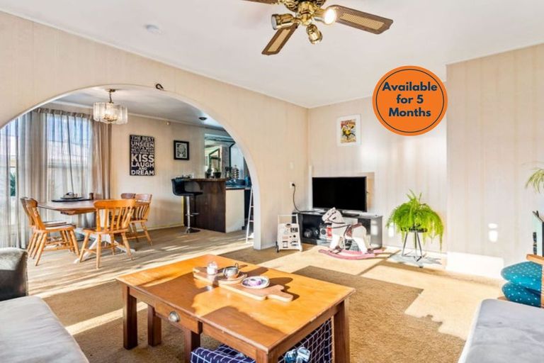 Photo of property in 34 Sullivan Avenue, Mangere Bridge, Auckland, 2022