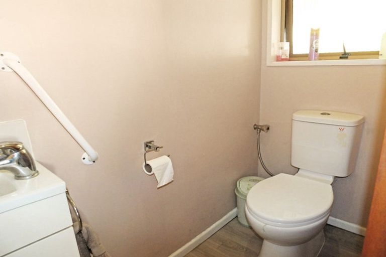 Photo of property in 76 Cook Street, Foxton, 4814