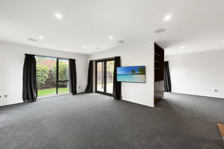 Photo of property in 2/87 Merrin Street, Avonhead, Christchurch, 8042