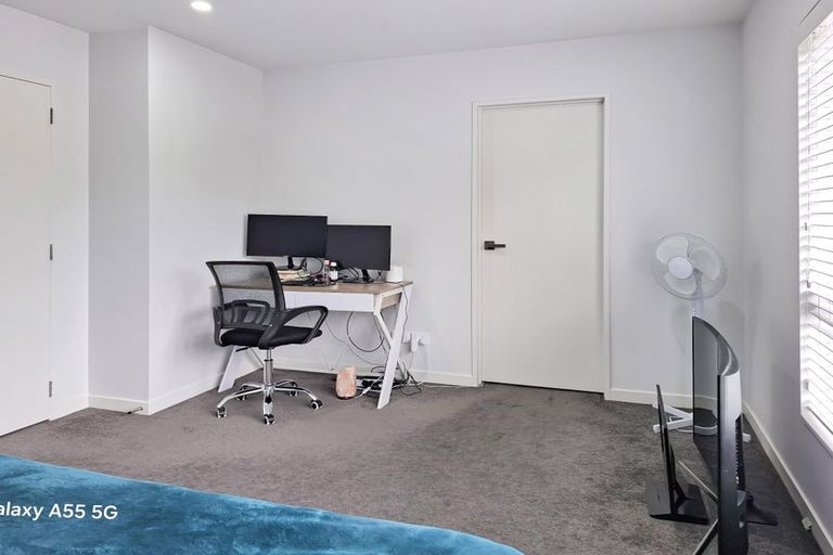 Photo of property in 62d Glendale Road, Glen Eden, Auckland, 0602