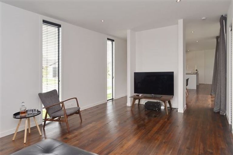 Photo of property in 33 Peak Crescent, Kaiapoi, 7630