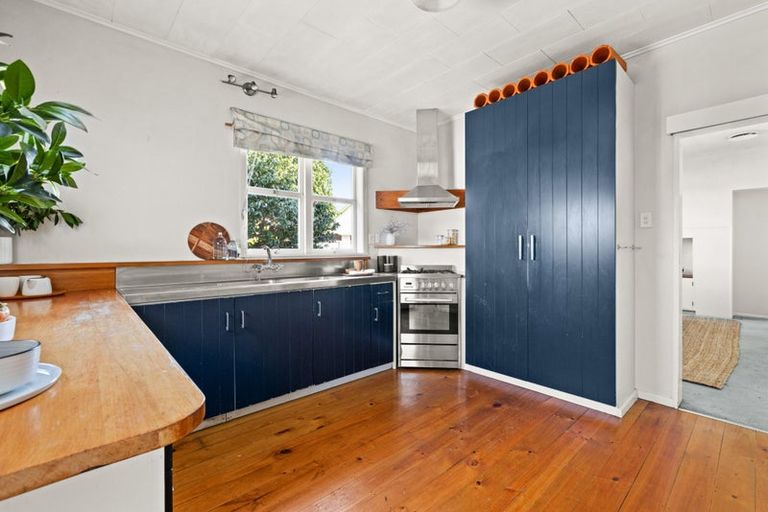 Photo of property in 112 Davis Street, Saint Leonards, Hastings, 4120