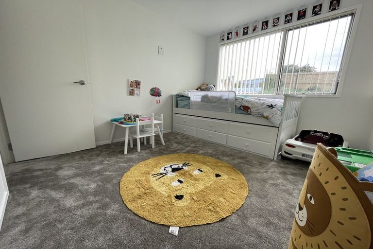 Photo of property in 28a Waimumu Road, Massey, Auckland, 0614