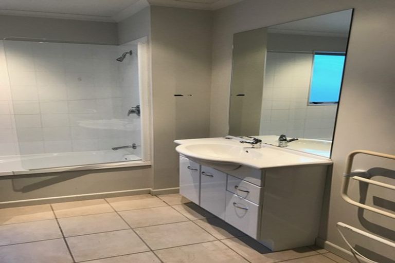 Photo of property in 36u8 Dee Street, Island Bay, Wellington, 6023