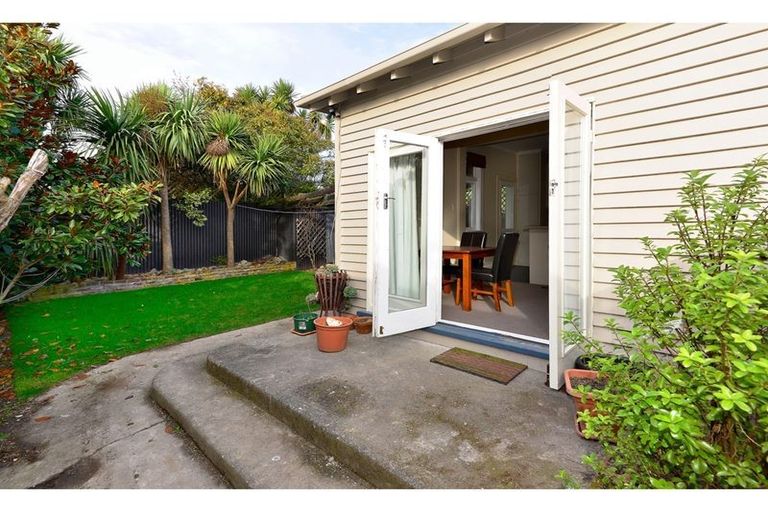 Photo of property in 16 Dover Street, St Albans, Christchurch, 8014