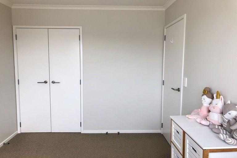 Photo of property in 25 Rangihina Road, Hobsonville, Auckland, 0616