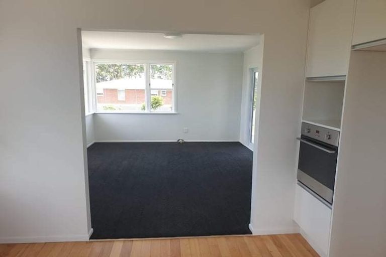 Photo of property in 57 Gloria Avenue, Te Atatu Peninsula, Auckland, 0610