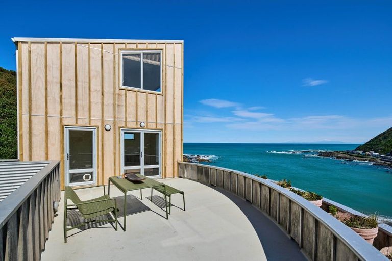 Photo of property in 42 Owhiro Bay Parade, Owhiro Bay, Wellington, 6023