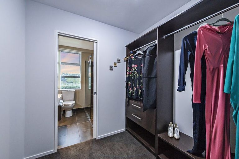Photo of property in 2 Redcliffs View Lane, Redcliffs, Christchurch, 8081