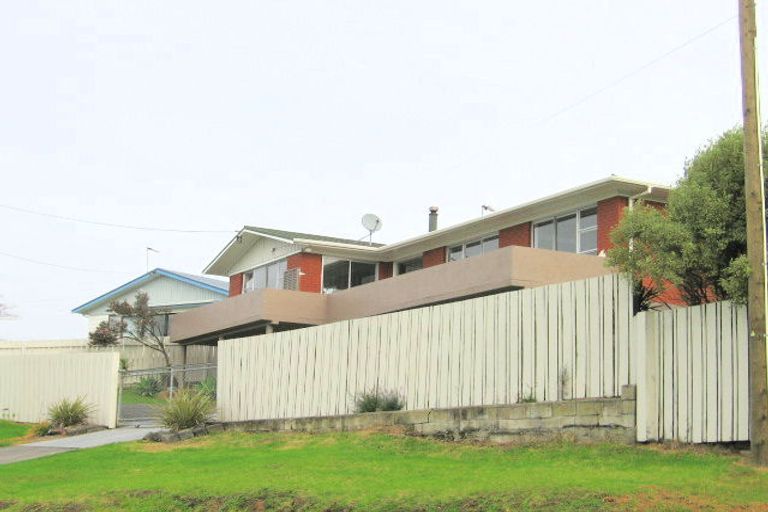 Photo of property in 2a Moffat Road, Red Beach, 0932