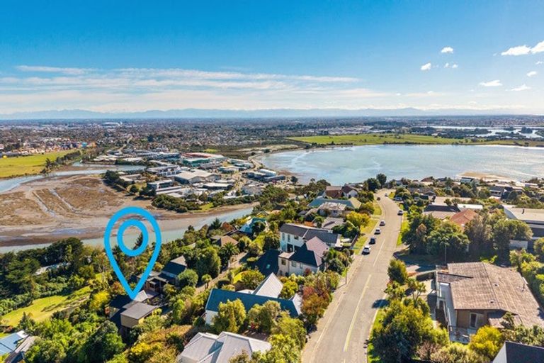 Photo of property in 10 Hobday Lane, Mount Pleasant, Christchurch, 8081