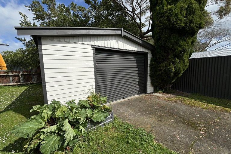 Photo of property in 30 Lyndhurst Street, Takaro, Palmerston North, 4412