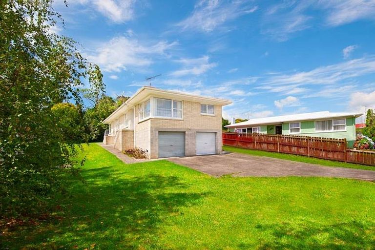 Photo of property in 42 Cheval Drive, Totara Vale, Auckland, 0629
