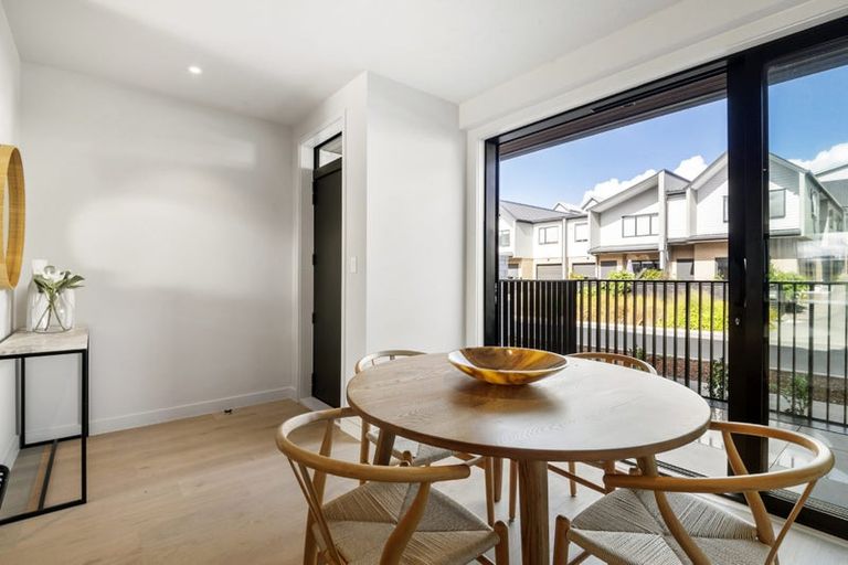 Photo of property in 9a Windlass Street, Long Bay, Auckland, 0630