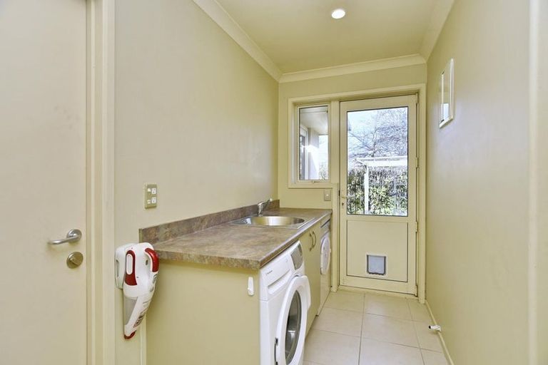 Photo of property in 8 Ross Place, Northwood, Christchurch, 8051