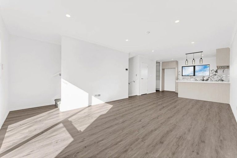 Photo of property in 10c White Road, Manurewa, Auckland, 2102