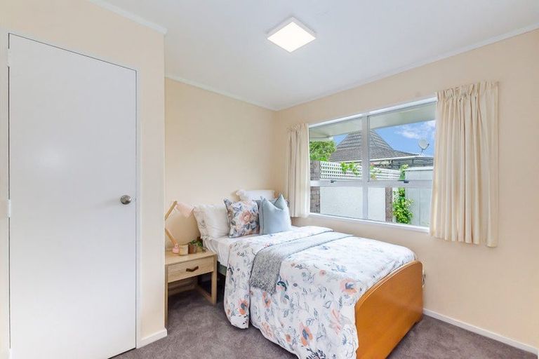 Photo of property in 19a Rewarewa Crescent, Waikanae, 5036