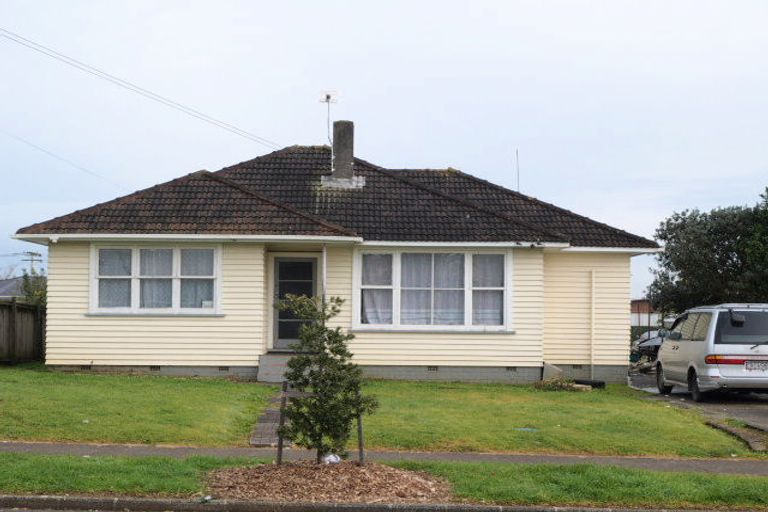 Photo of property in 11 Farmer Street, Mangere East, Auckland, 2024