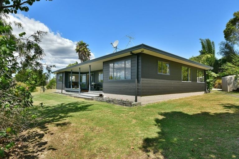 Photo of property in 166 Rimmer Road, Helensville, 0875