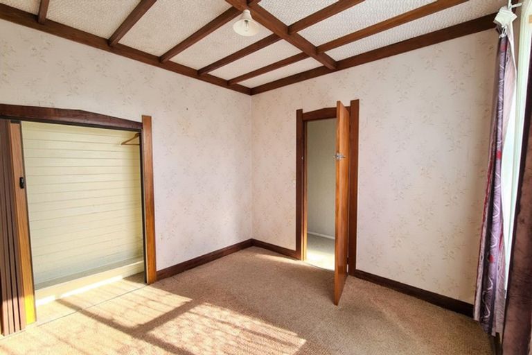 Photo of property in 16 Gisborne Terrace, Opunake, 4616