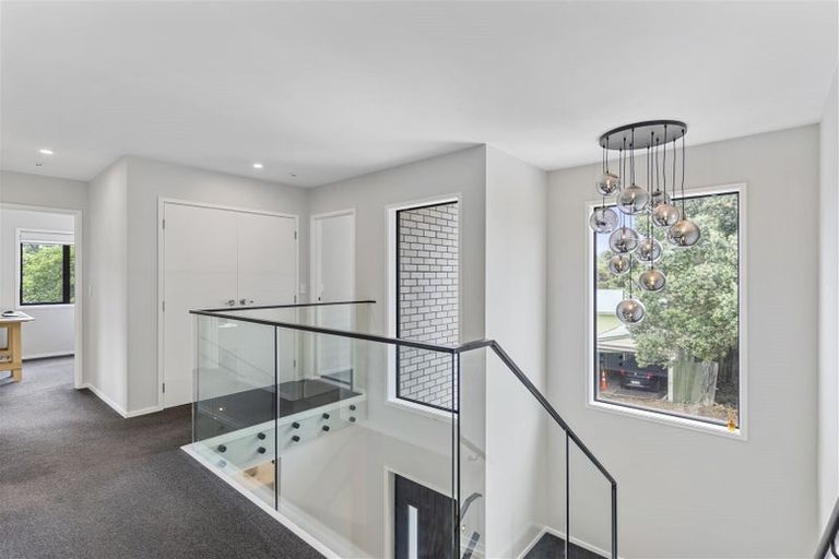 Photo of property in 63a Hellyers Street, Birkdale, Auckland, 0626