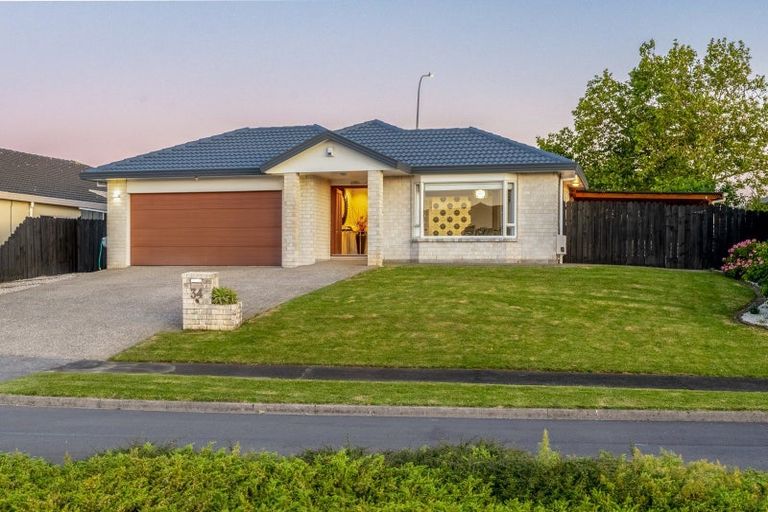Photo of property in 34 Ambleside Drive, Northpark, Auckland, 2013