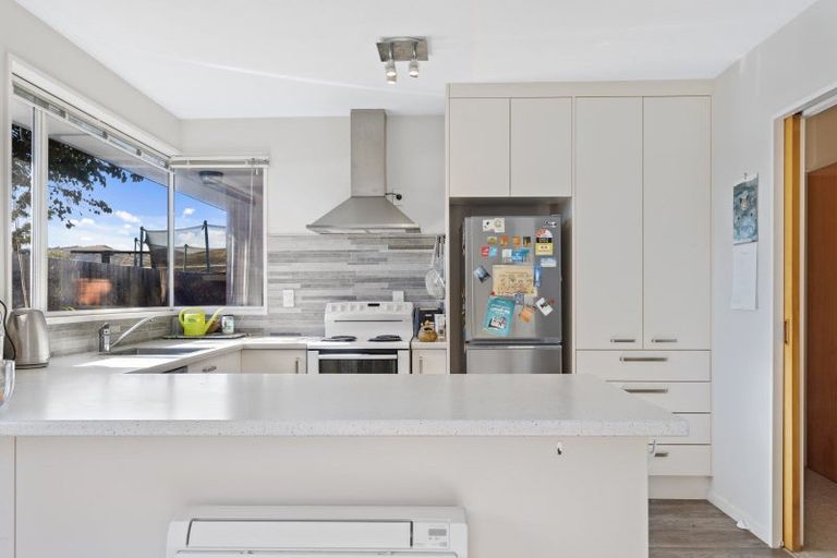 Photo of property in 2/27 Prossers Road, Saint Martins, Christchurch, 8022