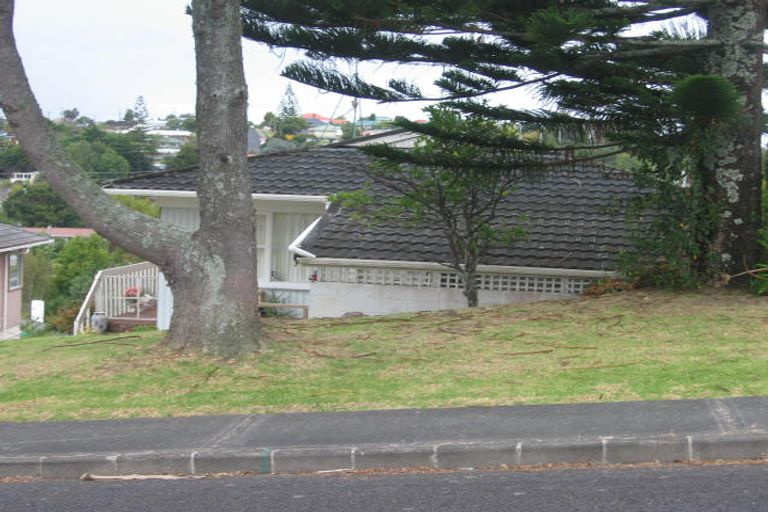 Photo of property in 1/24 Chequers Avenue, Glenfield, Auckland, 0629