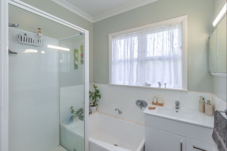 Photo of property in 230 Cambridge Street, Levin, 5510