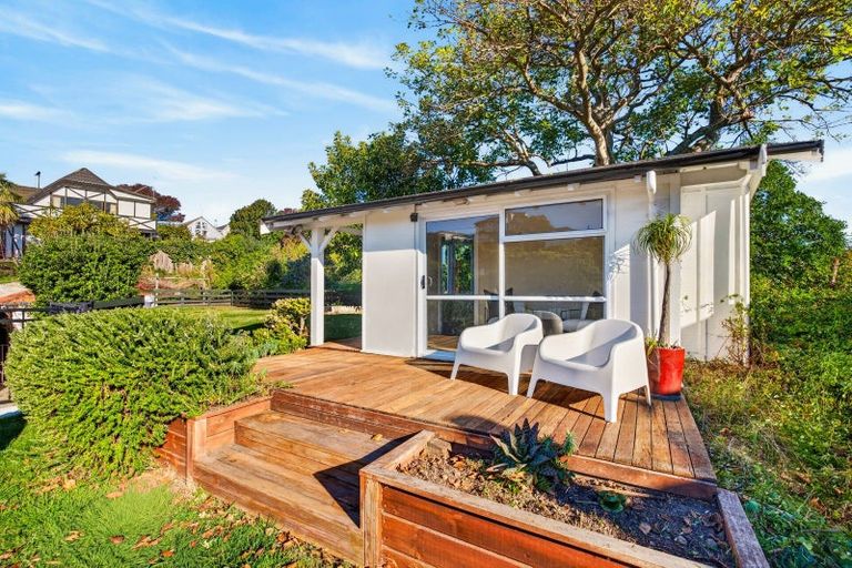 Photo of property in 60 Milton Road, Bluff Hill, Napier, 4110