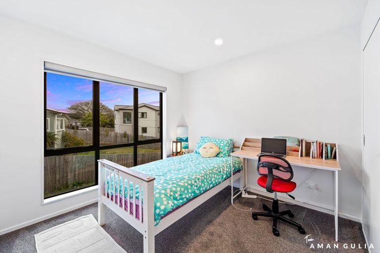 Photo of property in 21b Craigbank Avenue, New Lynn, Auckland, 0600