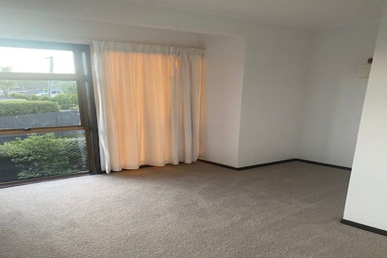 Photo of property in 63a/1 Norwood Road, Bayswater, Auckland, 0622