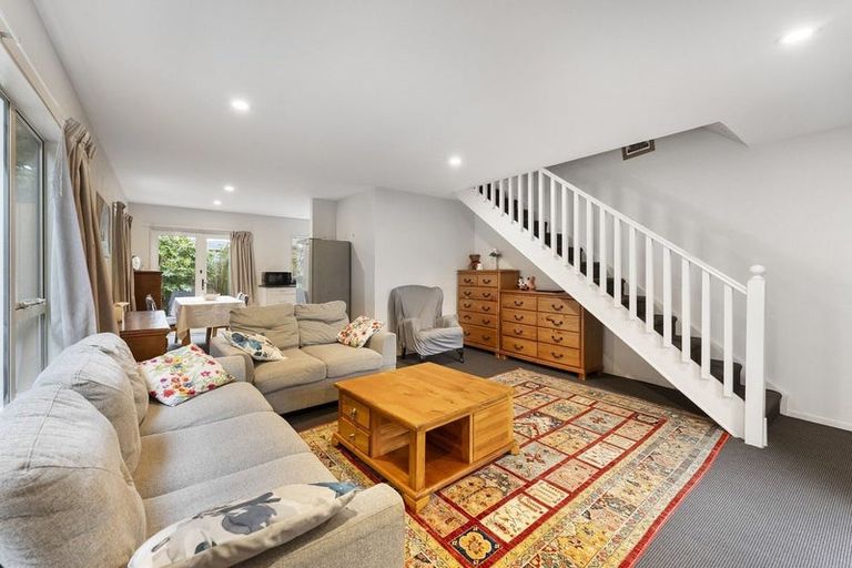 Photo of property in 8 Waldie Grove, Avalon, Lower Hutt, 5011