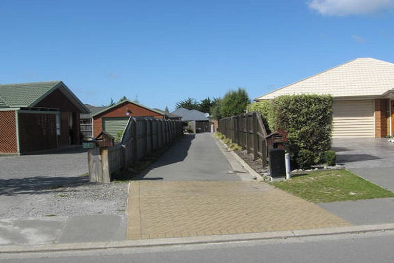 Photo of property in 33 Durrell Way, Rolleston, 7614