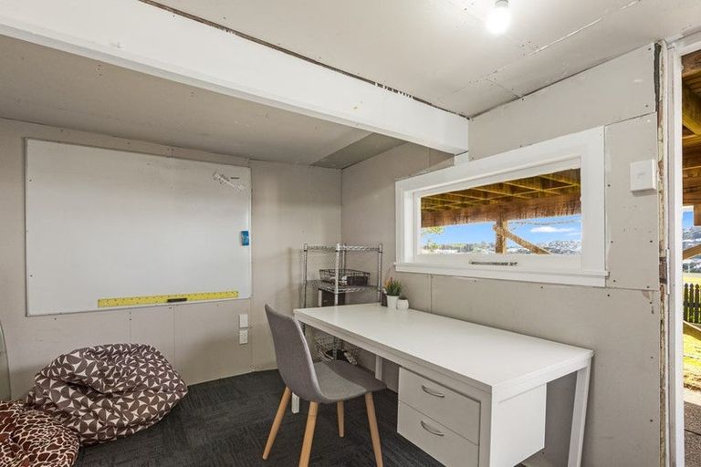 Photo of property in 35 Tirangi Road, Rongotai, Wellington, 6022