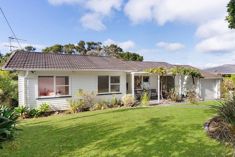Photo of property in 22 Park Road, Glenfield, Auckland, 0629