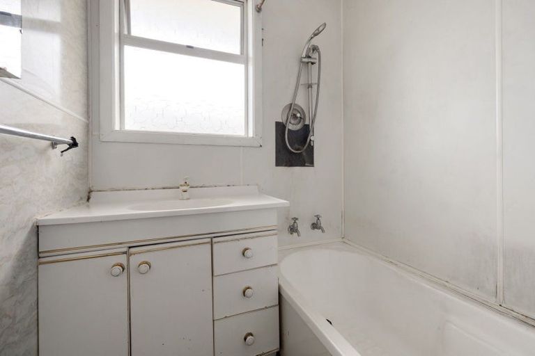 Photo of property in 63 Oakfield Crescent, Pukete, Hamilton, 3200