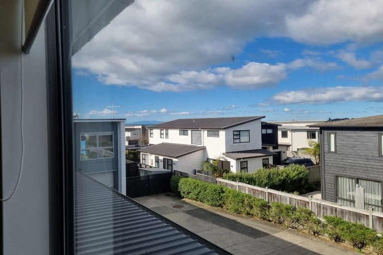Photo of property in 61 Caldera Drive, Long Bay, Auckland, 0630