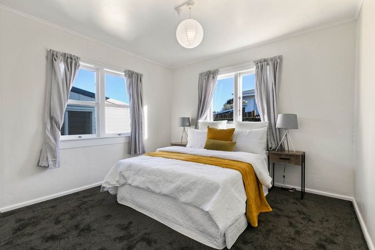 Photo of property in 90 Porchester Road, Papakura, 2110