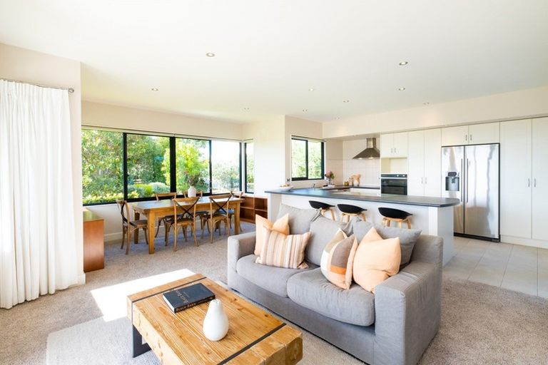 Photo of property in 7 Hikanui Place, Havelock North, 4130