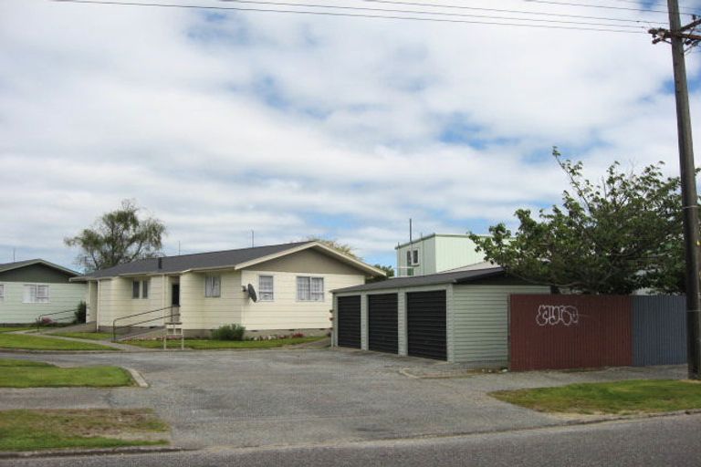 Photo of property in 78 Peel Street, Westport, 7825