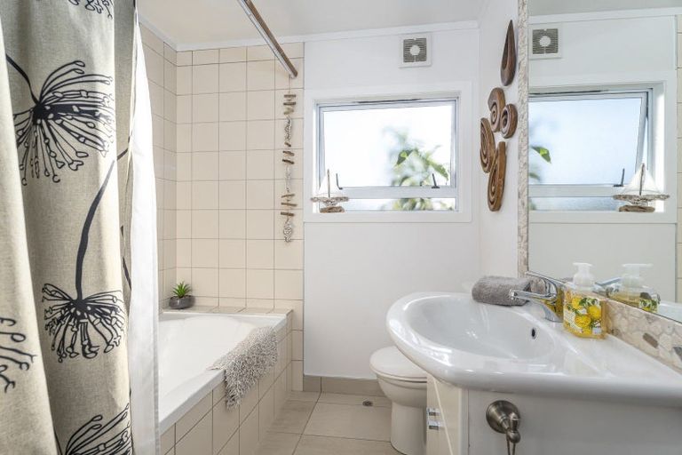 Photo of property in 11 Dundas Street, Whitianga, 3510