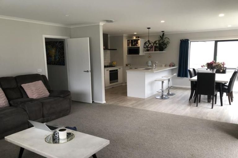 Photo of property in 11 Jack Vaughan Grove, Wainuiomata, Lower Hutt, 5014