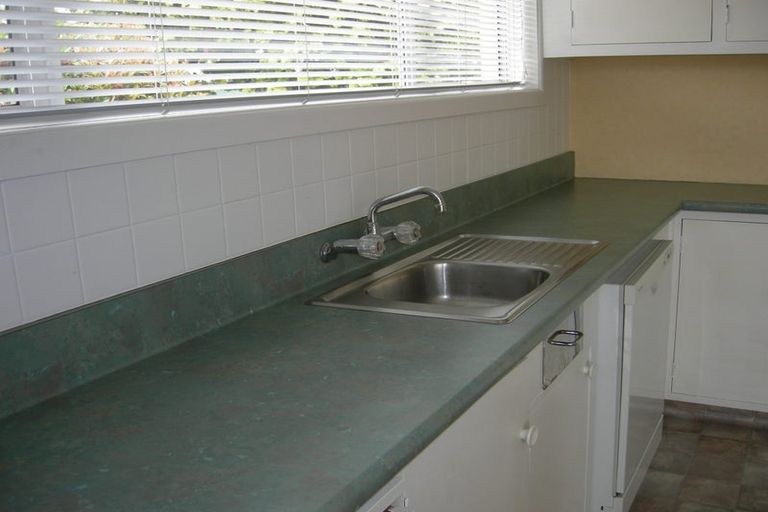 Photo of property in 77 Memorial Avenue, Ilam, Christchurch, 8053
