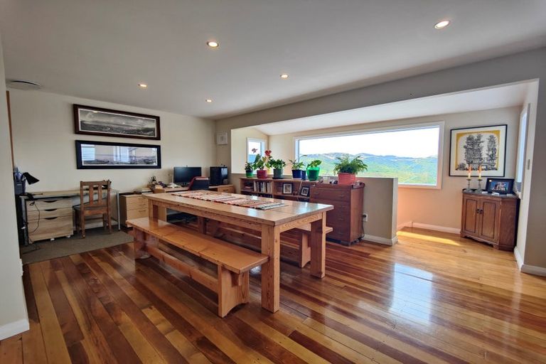 Photo of property in 22 Huntingdon Street, Northland, Wellington, 6012