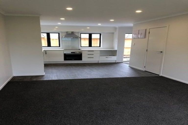 Photo of property in 2/9 Marlene Avenue, Te Atatu South, Auckland, 0610